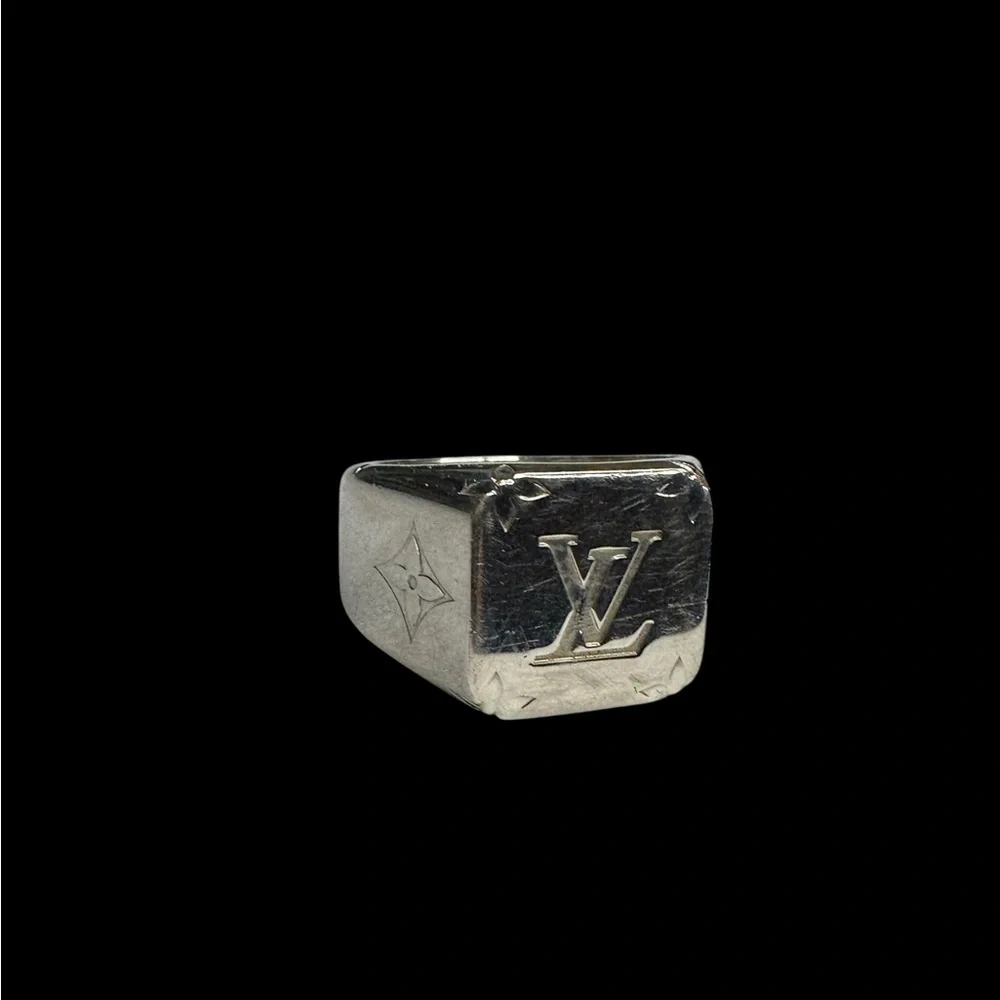 Louis Vuitton Signet Silver Tone Ring - Picture 5 of 8